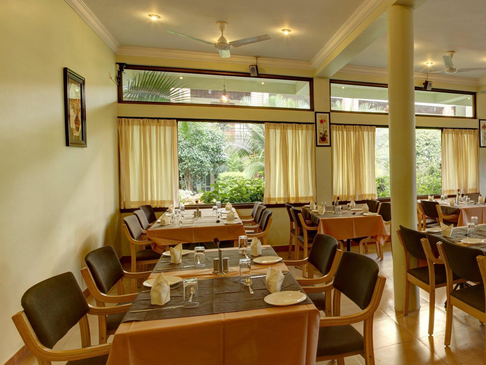 Hotel Le Ruchi The Prince Mysuru Zewnętrze zdjęcie