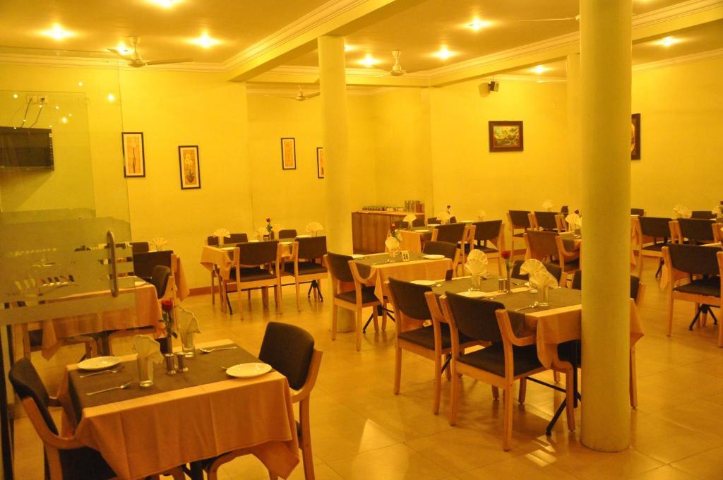 Hotel Le Ruchi The Prince Mysuru Zewnętrze zdjęcie