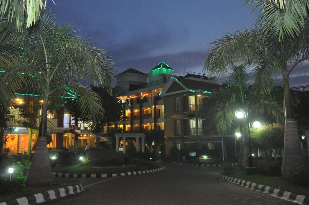 Hotel Le Ruchi The Prince Mysuru Zewnętrze zdjęcie