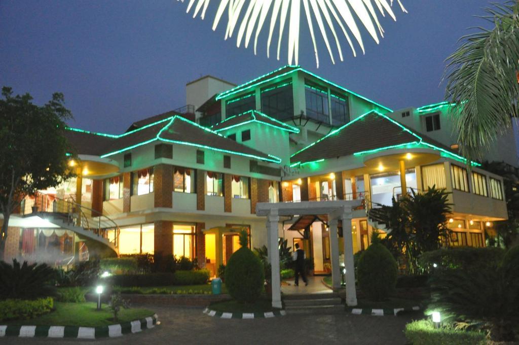 Hotel Le Ruchi The Prince Mysuru Zewnętrze zdjęcie