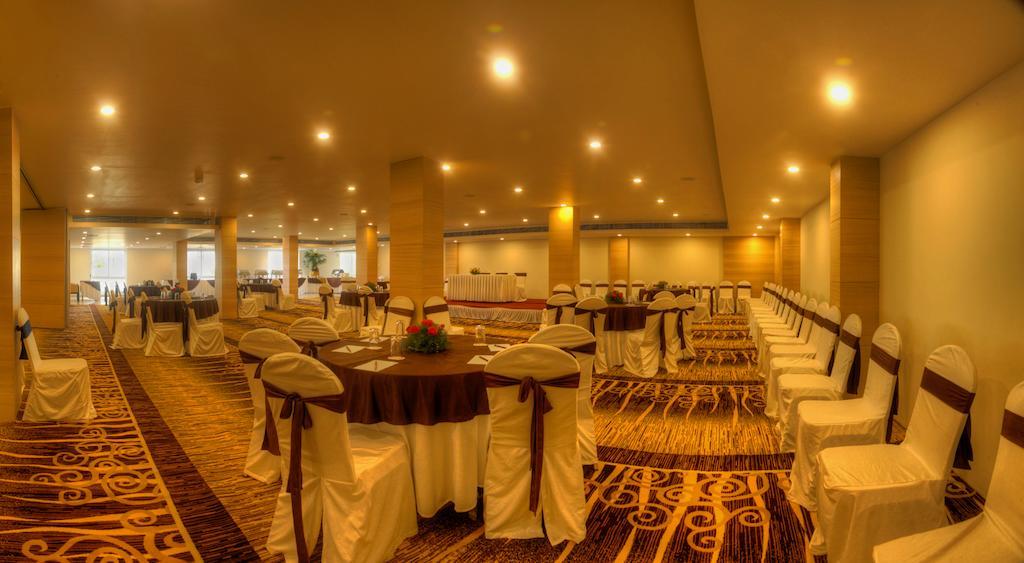 Hotel Le Ruchi The Prince Mysuru Zewnętrze zdjęcie
